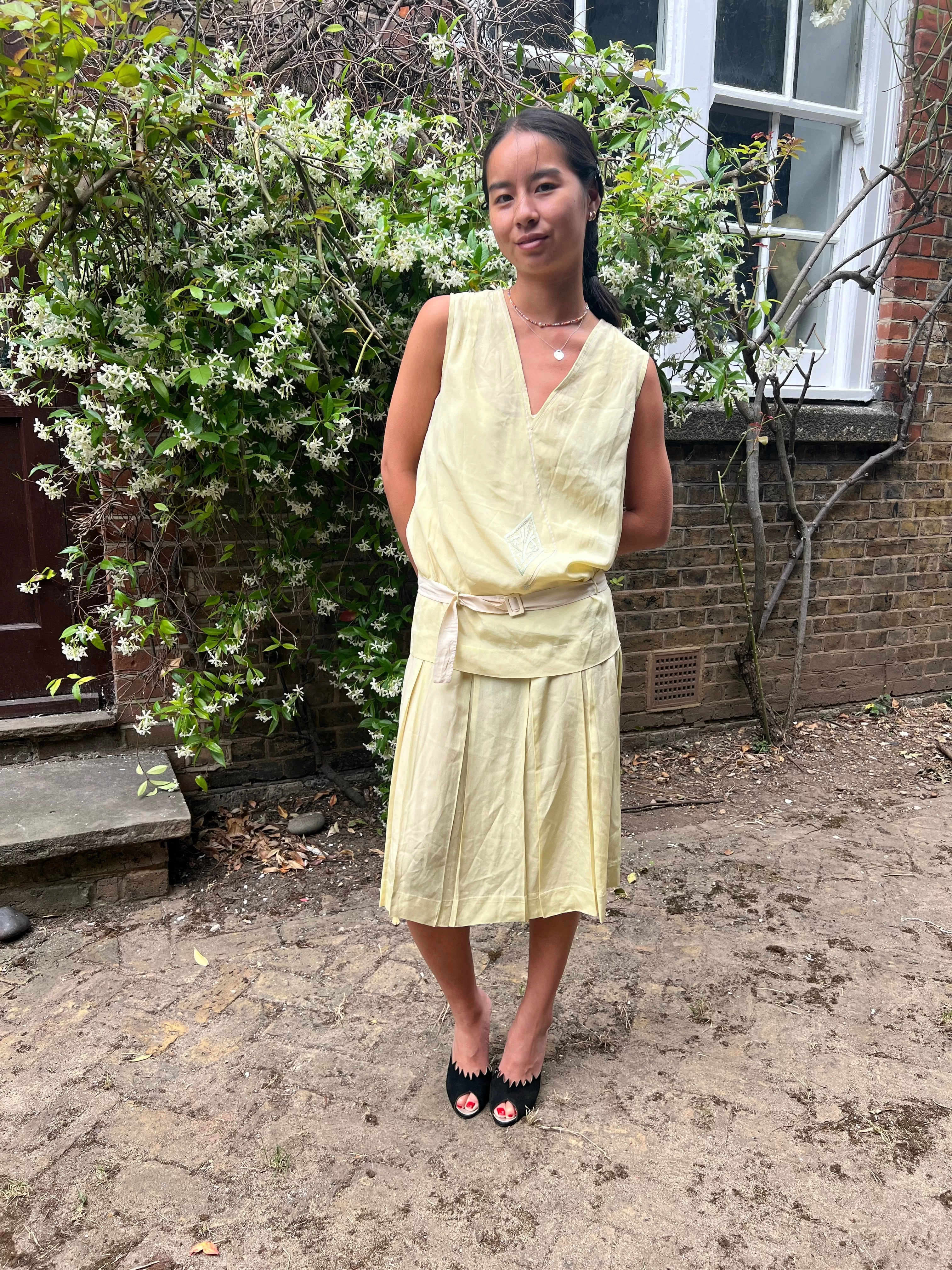 1920s Pale Chartreuse Green and Cream Silk Dress