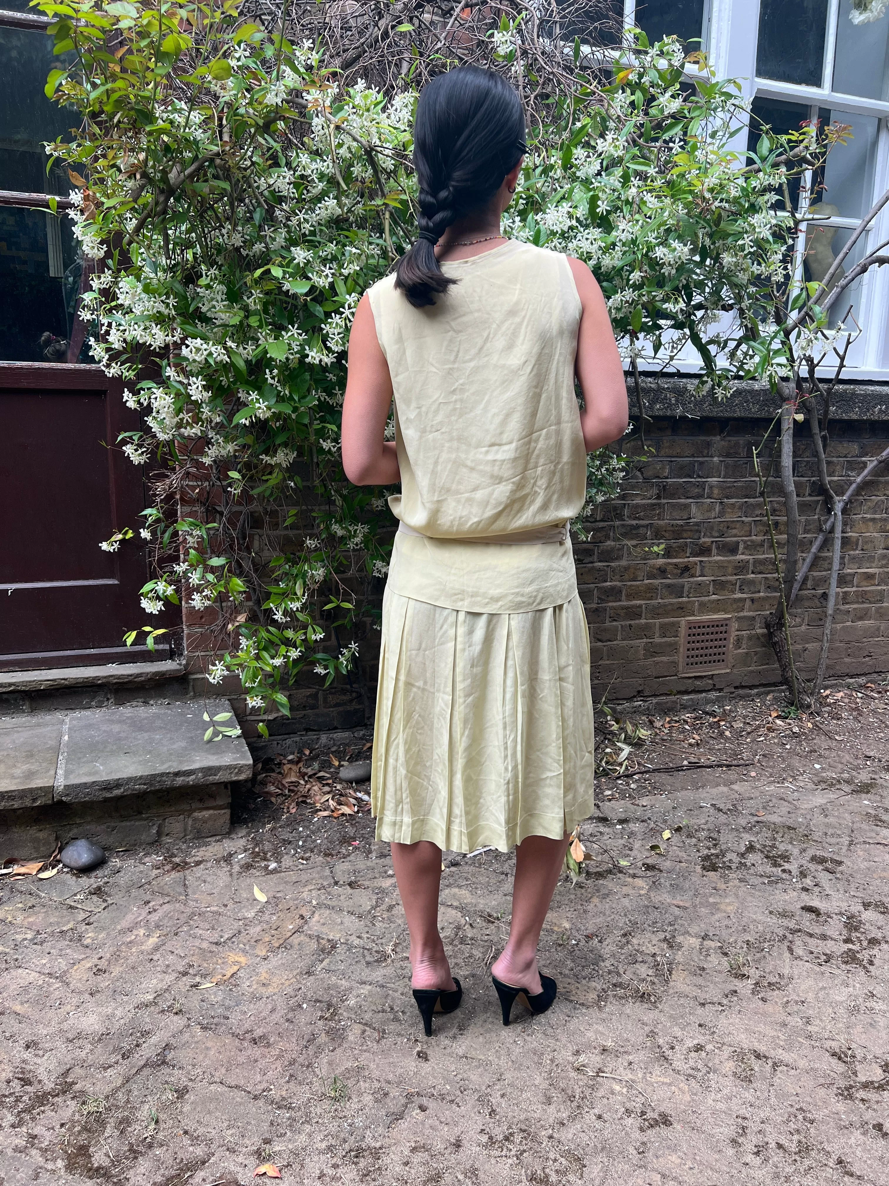 1920s Pale Chartreuse Green and Cream Silk Dress