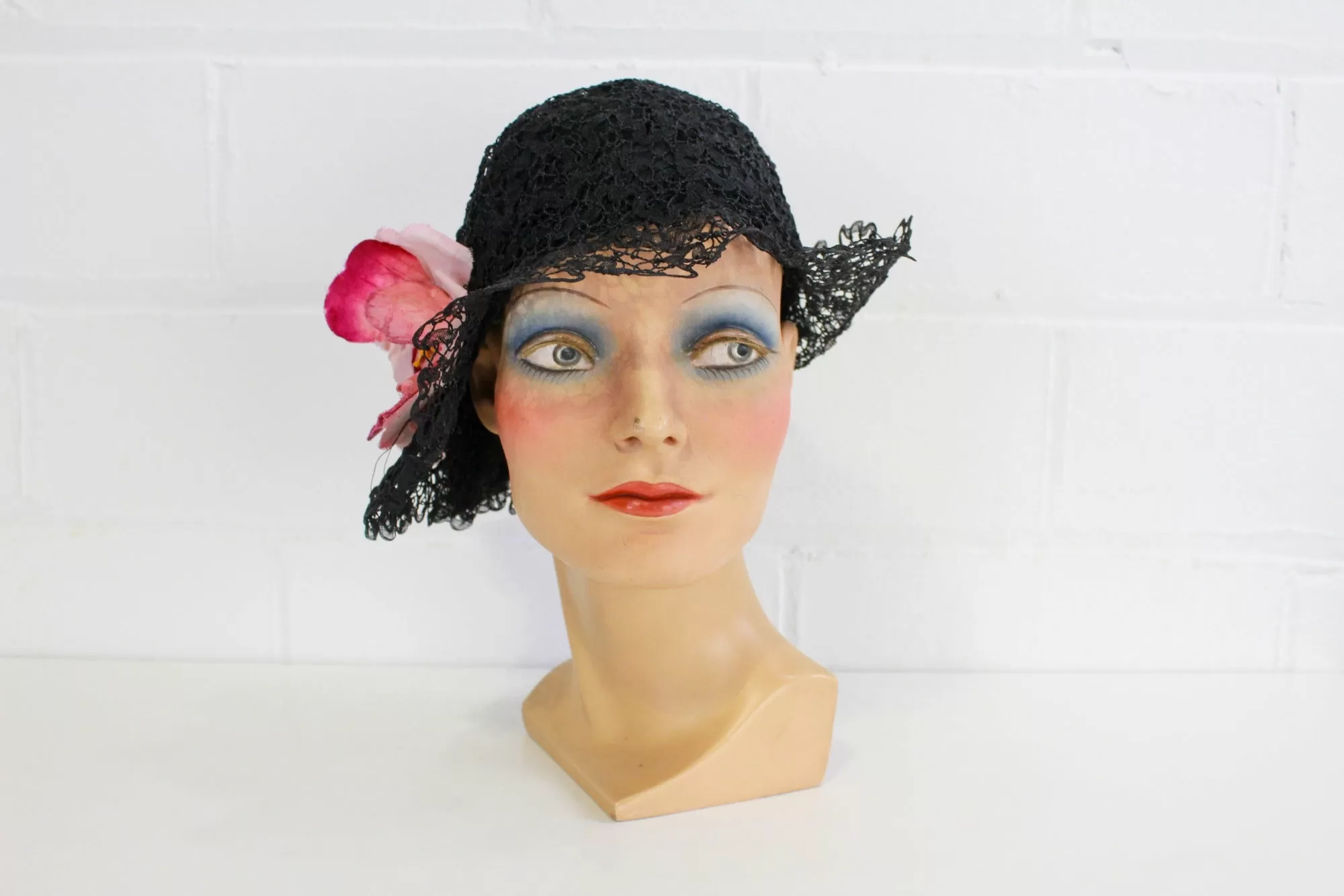 1920s Reproduction Black Horsehair Lace Hat with Pink Velvet Flowers