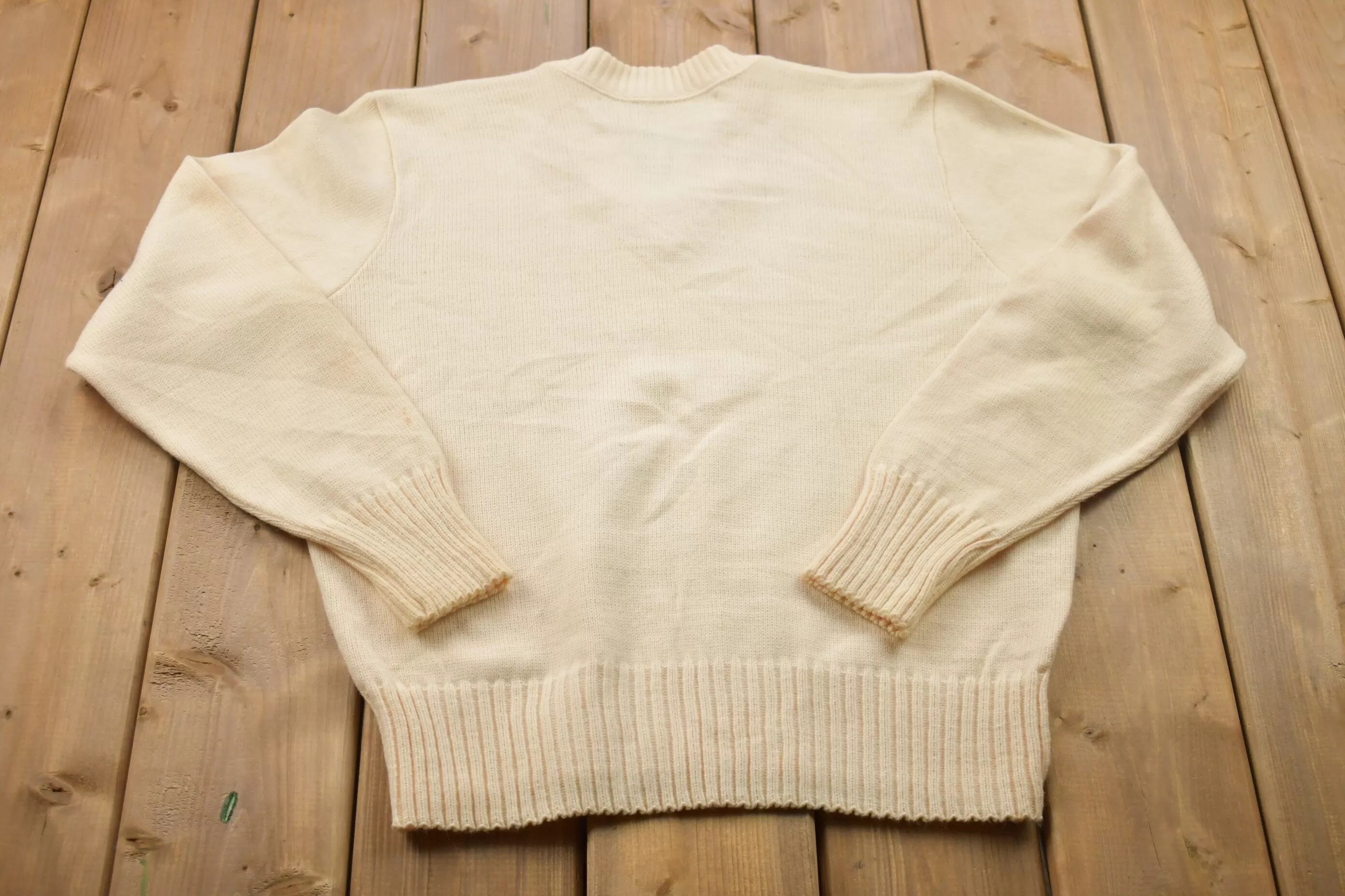 1980s Vintage V Neck Knitted Sweater / Vintage 90s Crewneck / Pattern Sweater / School Apparel / Outdoor / Hand Knit / Pullover Sweatshirt