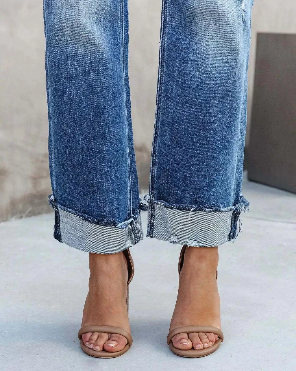 ASYMMETRICAL HIGH-WAIST FRAYED DENIM ANKLE PANTS