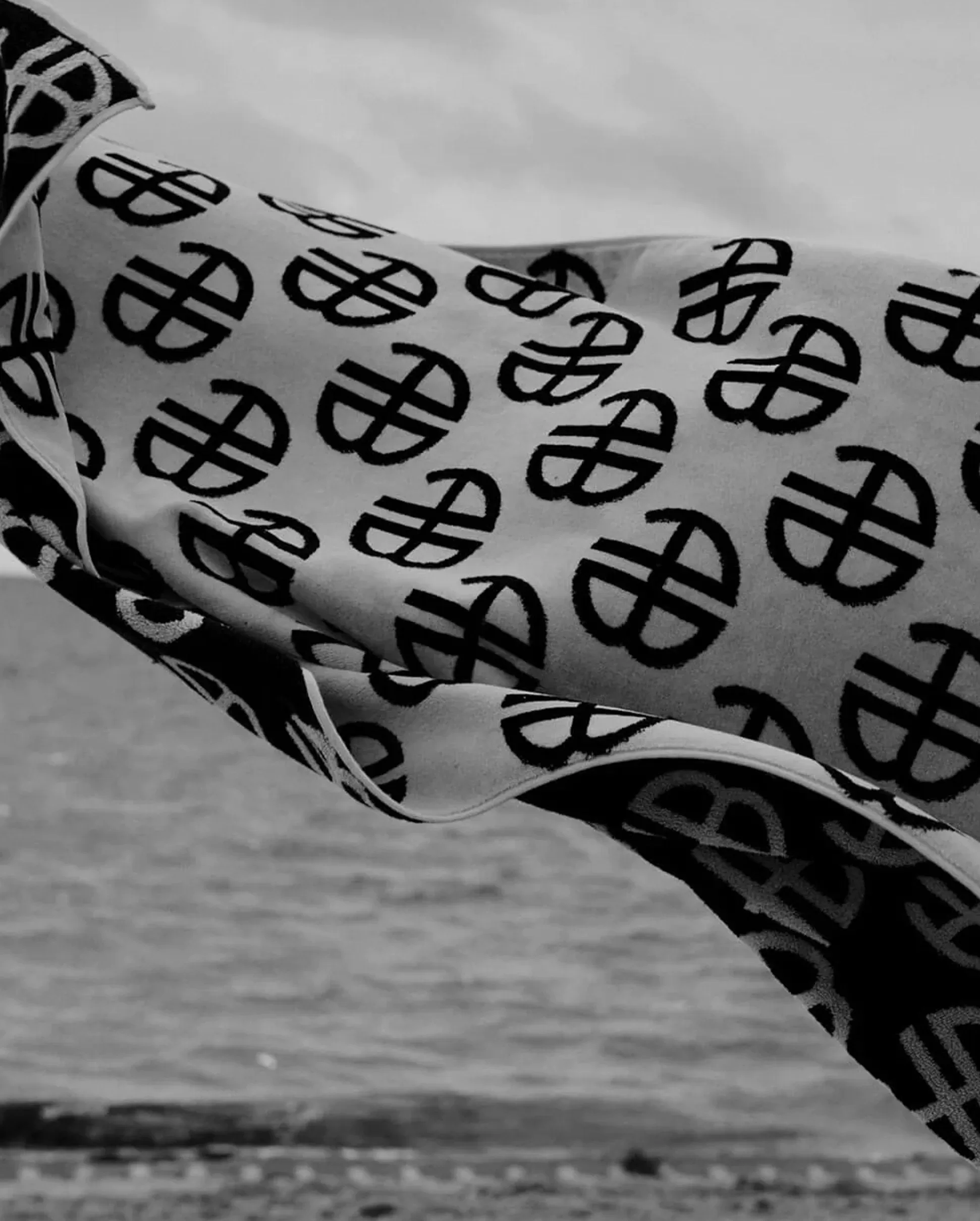 BAHIA TOWEL / BEIGE MONOGRAM PRINT