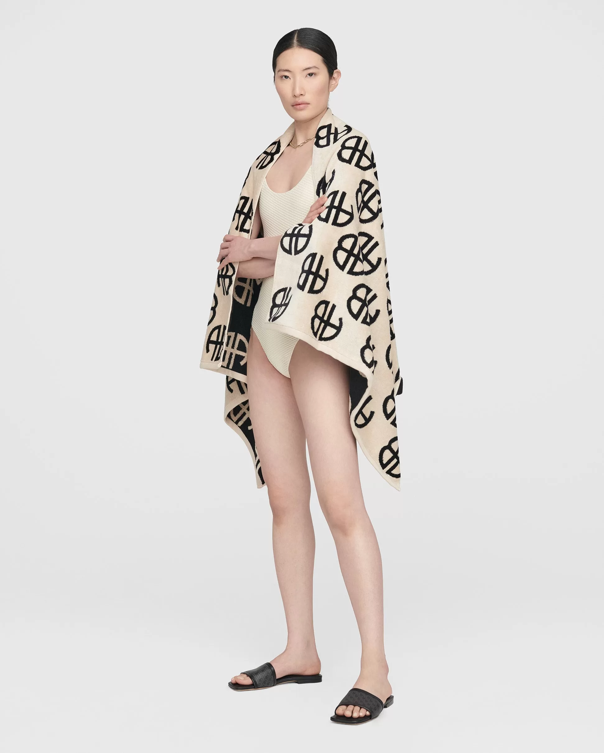 BAHIA TOWEL / BEIGE MONOGRAM PRINT