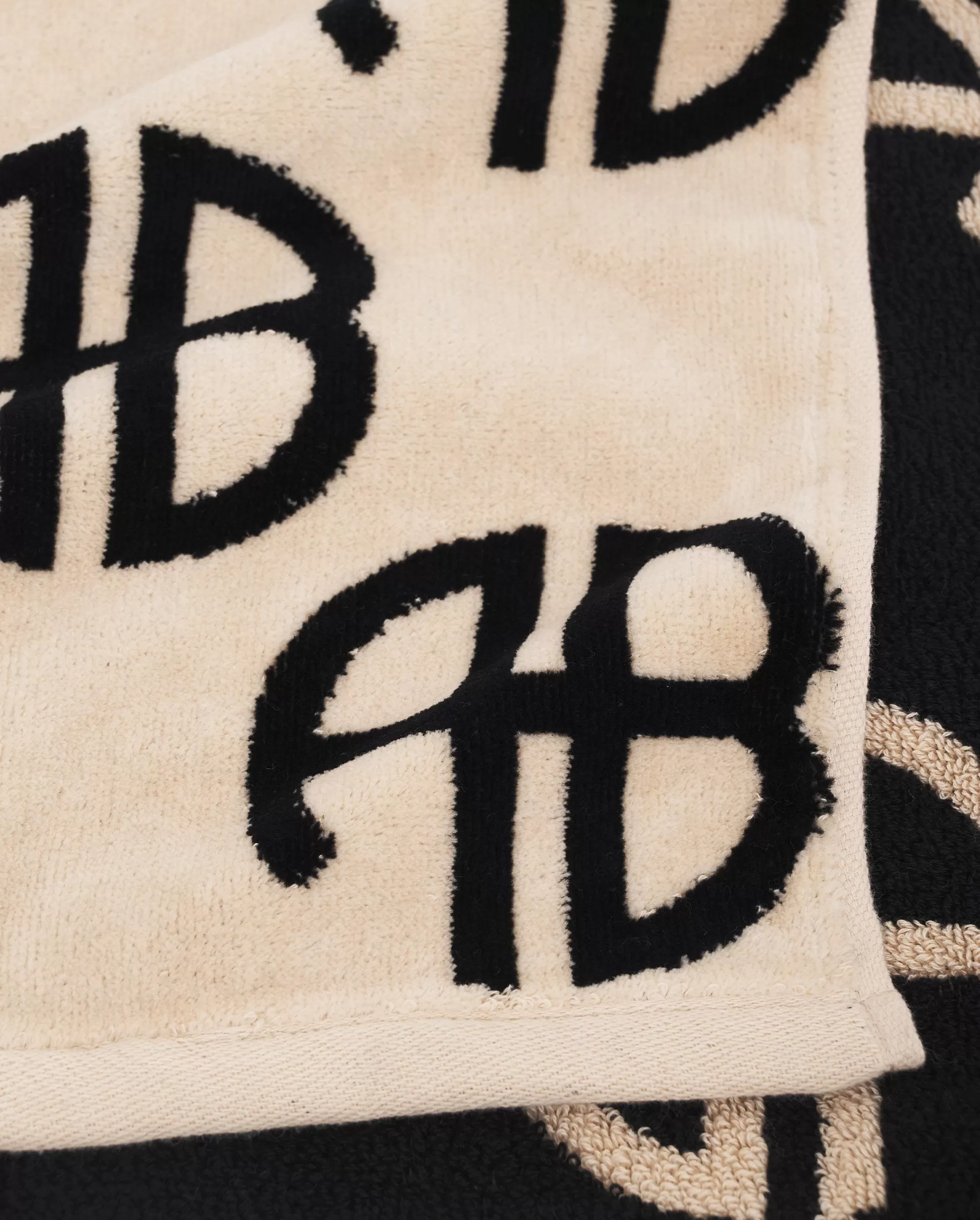 BAHIA TOWEL / BEIGE MONOGRAM PRINT