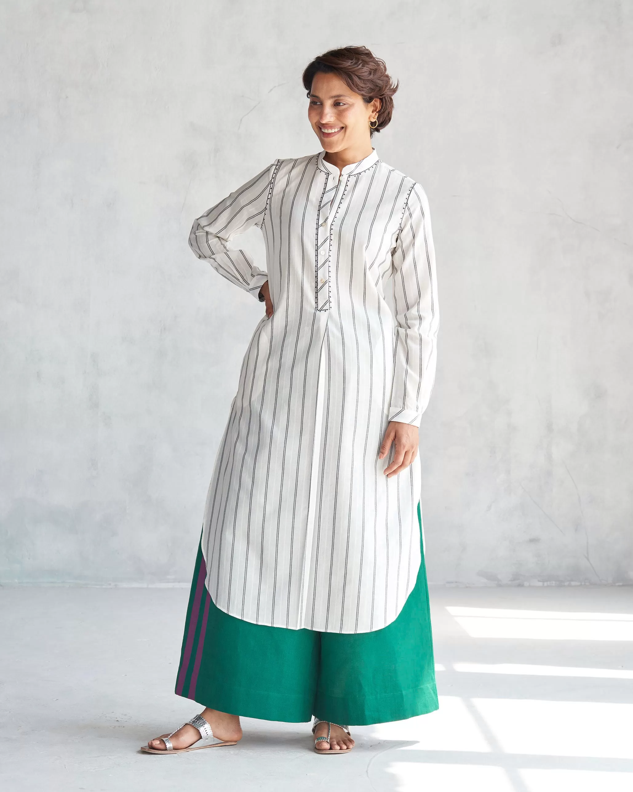 Basic Long Length Kurta - Ivory & Black