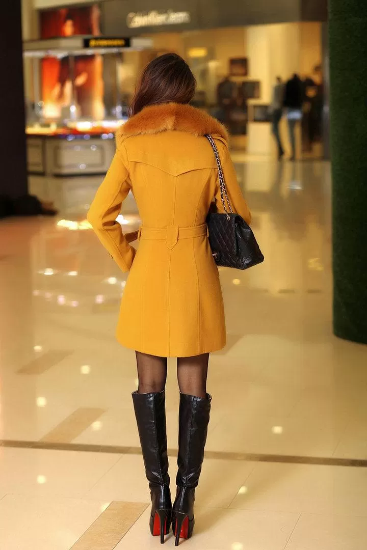 DOUBLE-BREASTED WOOL COAT WITH FUR COLLAR