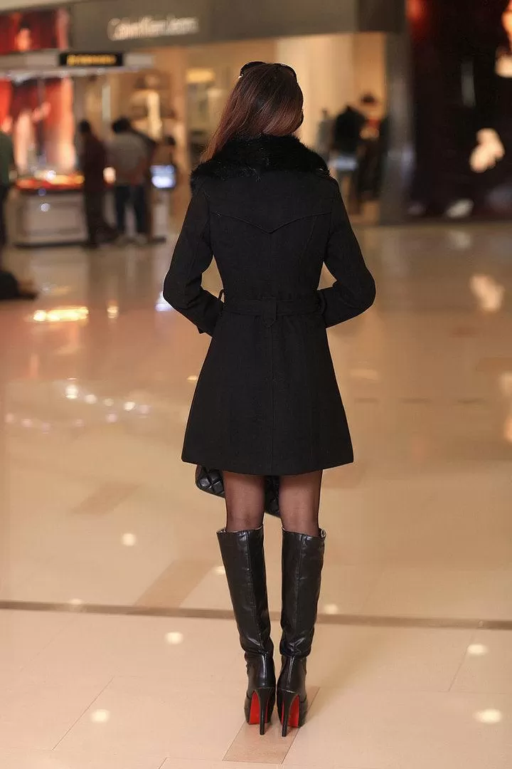 DOUBLE-BREASTED WOOL COAT WITH FUR COLLAR