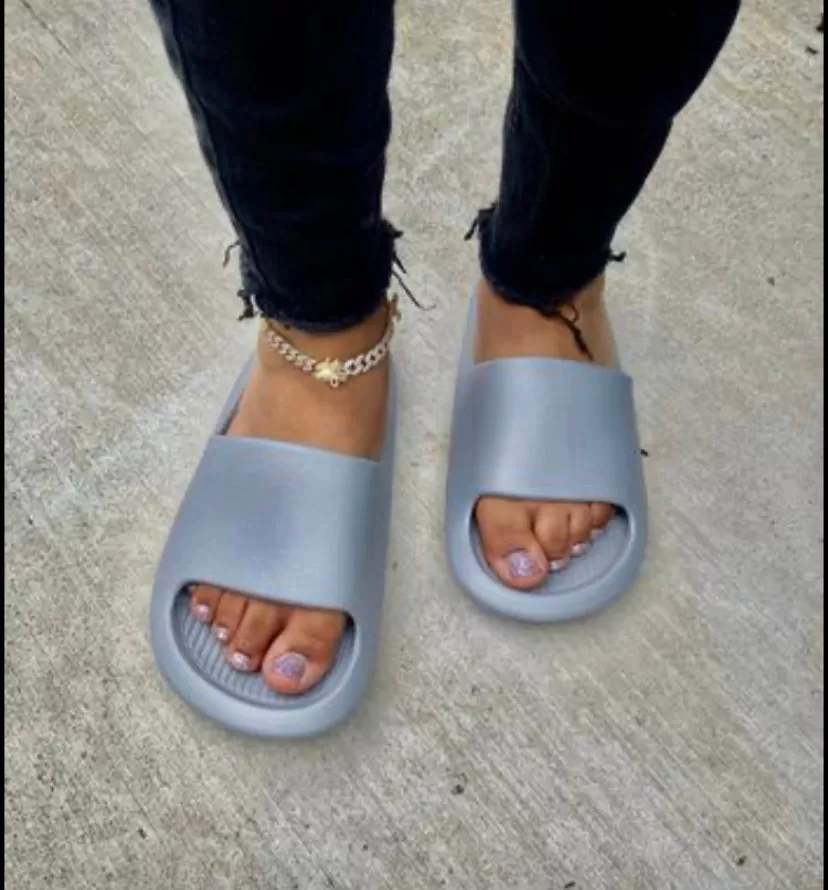 GRAY WITH GOLD UNICORN AND QUEEN SLIDES