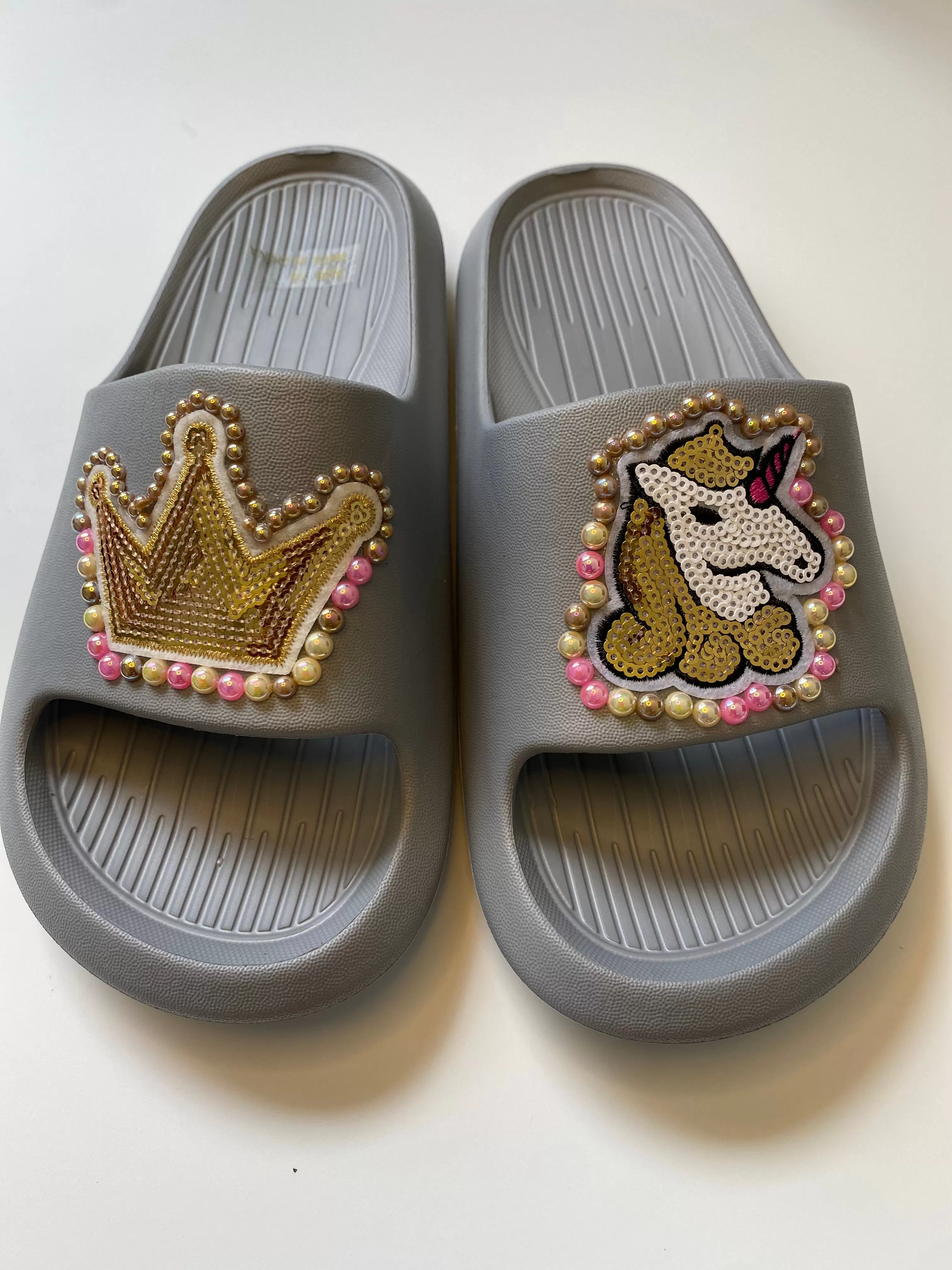 GRAY WITH GOLD UNICORN AND QUEEN SLIDES