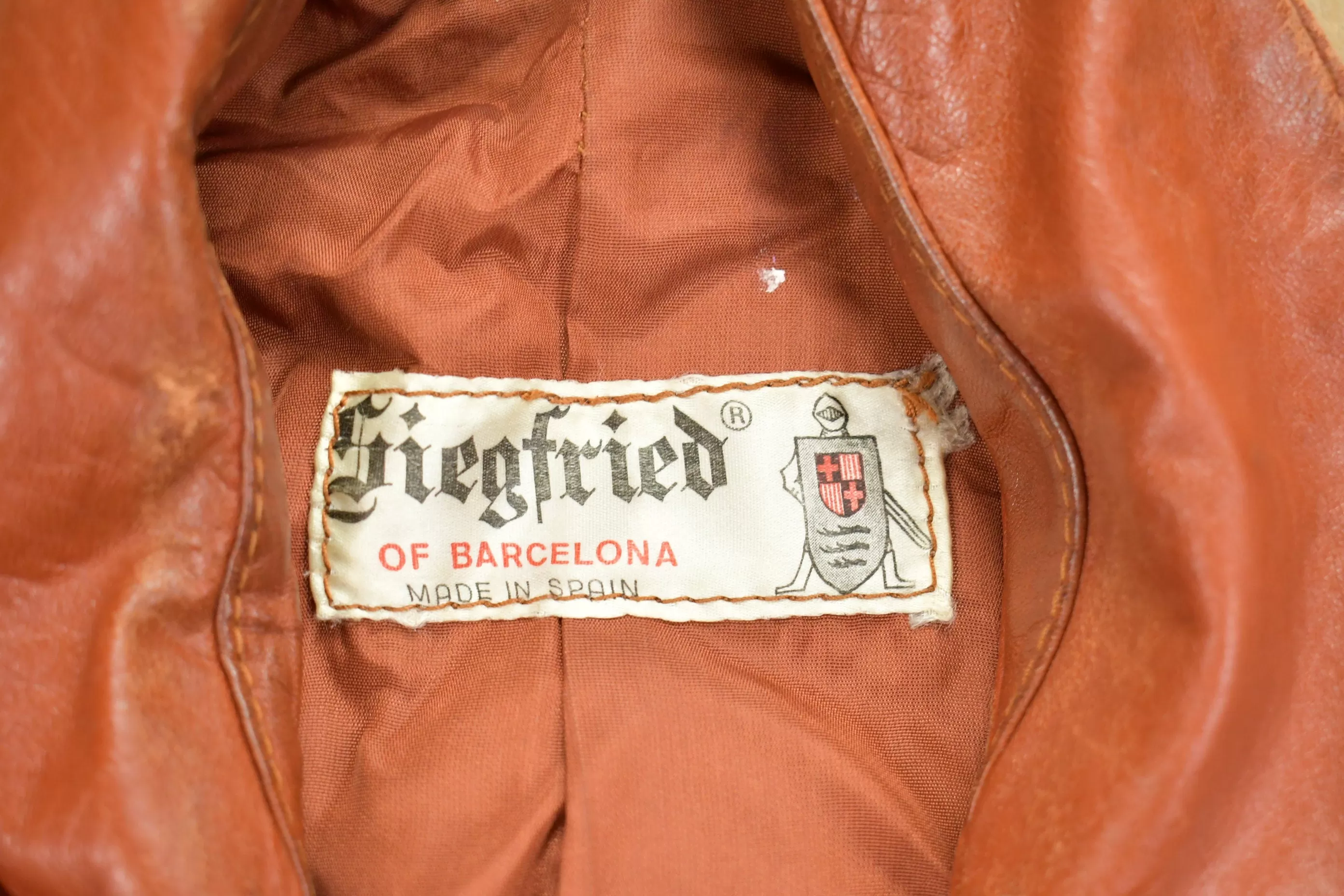 Vintage 1970s Siegfried Of Barcelona Leather Jacket / Fall Outerwear / Leather Coat / Winter Outerwear / Streetwear Fashion / 70s Jacket